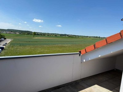 Helle 2,5 Zimmer-Dachgeschosswohnung mit Dachbalkon in Feldrandlage