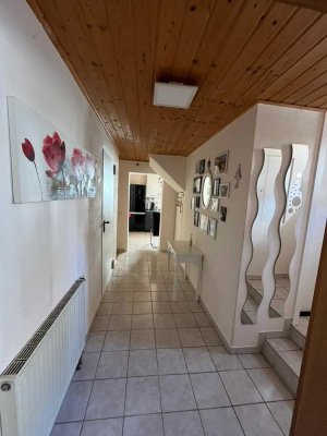 Zweifamilienhaus mit 2 Wohnungen Mieten + Möbel optional zu verkaufen