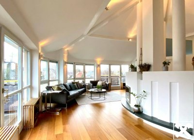 Lichtdurflutete Dachgeschoss-Maisonette Wohnung