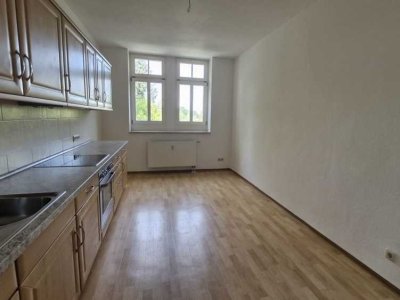 2-Zimmer-Wohnung mit EINBAUKÜCHE und TAGESLICHTBAD zu vermieten!