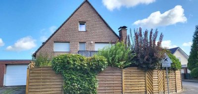 Dachgeschosswohnung mit Einbauküche und ausgebautem Spitzboden
