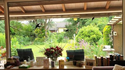 Haus im Grünen! Außergewöhnlich breites Reihenhaus mit uneinsehbarem Garten – ruhig & zentrumsnah