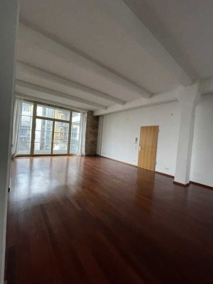 Bezugsfrei und Provisionsfrei  ! 2,5 Zimmer Traum- Loft in der ehem. Wollgarnfabrik nahe Mediaspree