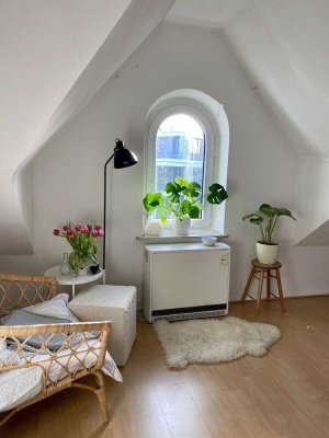 Wohnen mit Charakter: 2,5-Zimmer-Dachgeschosswohnung in Essen-Werden