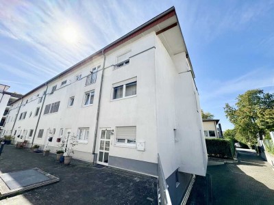 ''Großzügiges Reihenhaus''
mit Garage in bevorzugter Lage
Nähe Südfriedhof