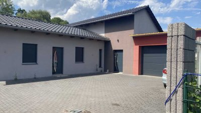 Freistehendes Einfamilienhaus mit Einliegerwohnung in Saarbrücken-Klarenthal