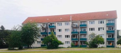 renovierte 3 Zi.-Wohnung mit Balkon, in gepflegter Anlage!