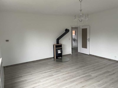 Erstbezug nach Renovierung: Schöne 3-Zi Whg mit 92 m²