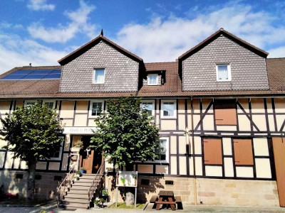 Großzügiges Mehrfamilienhaus mit Zimmern und einzelnen Wohnungen in Witzenhausen Roßbach