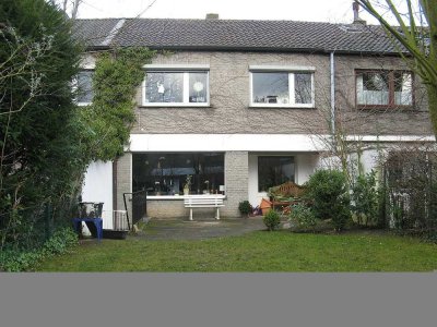 Einfamilien-Reihenhaus mit Garten und Garage                         *in besonders guter Lage*