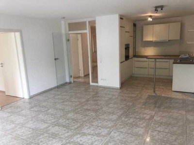 Stilvolle, neuwertige 3-Raum-Wohnung mit Balkon und Einbauküche in Biberach