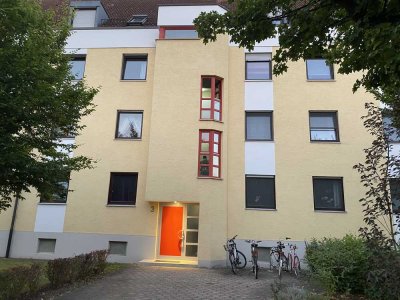 Stilvolle 3-Raum-Wohnung mit Balkon in Augsburg