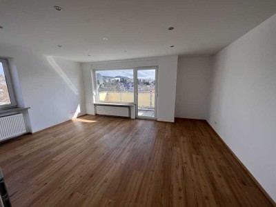 Schöne und neuwertige 3-Zimmer-Wohnung mit gehobener Innenausstattung mit Balkon in Marktredwitz
