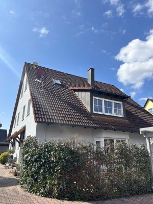 Moderne Doppelhaushälfte in Behringersdorf bei Nürnberg