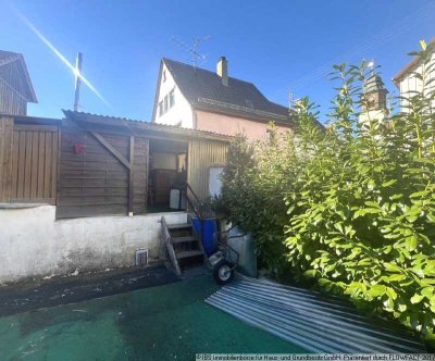 Älteres, renovbed. Einfamilienhaus in zentraler Lage mit Gärtle und Holzschuppen