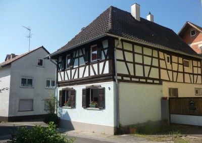 Vielseitiger Wohnraum im historischem Ambiente – ein Haus zum Preis einer Wohnung!