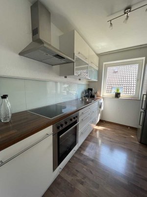 helle, moderne 3-Zimmer Maisonette-Wohnung mit Balkon