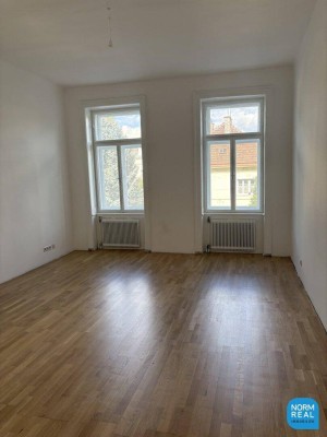 Elegante Altbauetage mit Klopfbalkon