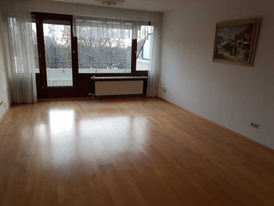 Sonnige 3,5-Zimmer Wohnung mit Balkon in Stuttgart-Heumaden, Nähe U-Bahn