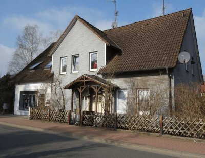 Zweifamilienhaus mit Gewerbeinheit in Uetze/Hänigsen!