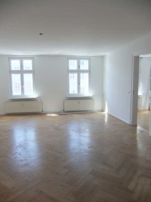 Lichtdurchflutete Altbauwohnung nähe Kulturbrauerei. WOHNEN AUF ZEIT FÜR 4 JAHRE!!