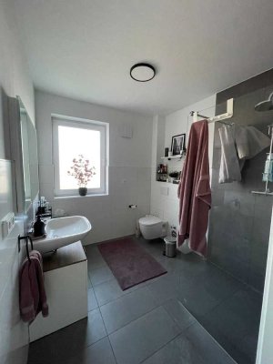 Schöne 2,5-Raum-Wohnung mit gehobener Innenausstattung mit Balkon in Erftstadt