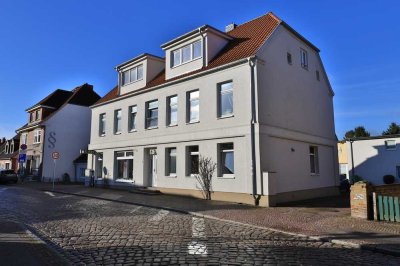 Mehrfamilienhaus mit verfügbarer Gewerbeeinheit!