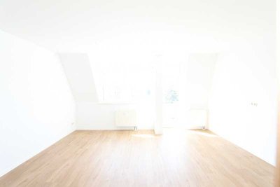 ERSTBEZUG - 5 RÄUME - 2 BALKONE - EBERSDORF