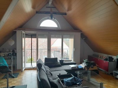 Gepflegte 2-Zimmer-Dachgeschoß-Wohnung mit Balkon in Elchesheim-Illingen