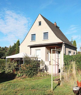 Einfamilienhaus im Grünen mit freiem Blick über das Feld, in Wald- und Badesee-Nähe
