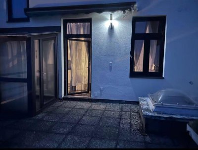 Vollmöbilierte 2-Zimmer-Altbauwohnung mit Terrasse ab Juni 2026