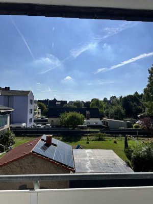 Helle, vollumfänglich sanierte 2-Zimmer Wohnung mit großem Balkon im 1. OG in Hamm-Pelkum