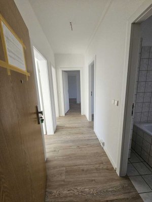 Erstbezug nach Sanierung: 4-Zimmer-Wohnung mit Balkon im Leibnizviertel