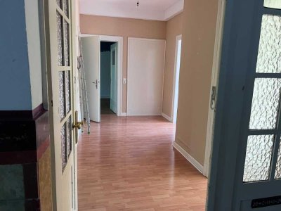 Charmanter Altbau mit zwei Balkonen