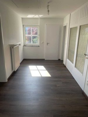 Exklusive, neuwertige 2-Raum-Wohnung mit gehobener Innenausstattung mit EBK in Waghäusel