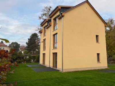 Schicke 2.5-Zimmer Dachgeschosswohnung mit EBK in Falkensee