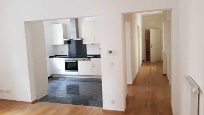 Renovierte Altbauwohnung im EG, Haidhausen