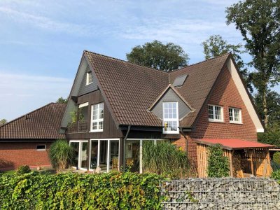 Gepflegtes Einfamilienhaus mit Einliegerwohnung und Doppelgarage