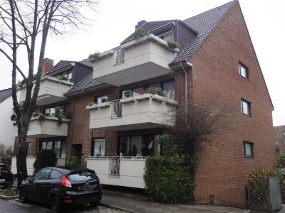 Traumhafte 3-Zimmeer-Wohnung mit Sonnenbalkon + Einbauküche in  Toplage von Urdenbach, Rheinnähe