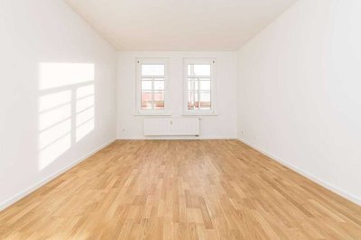 Lichtdurchflutete 2-Zimmer-Wohnung im Dachgeschoss eines Gründerzeitbaus