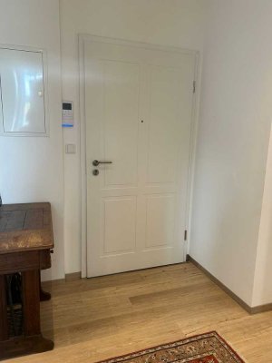 Helle, modernisierte, gehobene 3-Zi-Wohn./KDB in ruhiger Lage in RE-Ost mit Balkon, vollklimatisiert