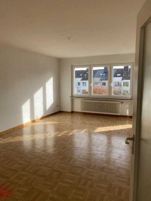 3- Zimmer mit Balkon (Badezimmer Renoviert)