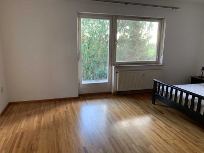 Helle großzügige Wohnung mit Südbalkon u. Garten - Keine Maklergebühr