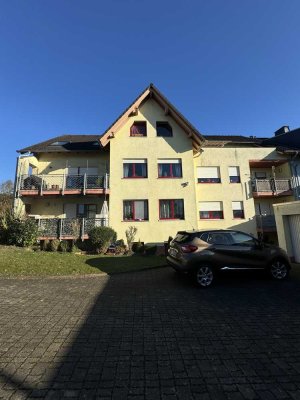 Schönes 7 Familienhaus mit Garagen und Stellplätzen in Sankt-Sebastian