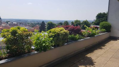 Zentrumsnahe Terrassenwohnung mit traumhaftem Panoramablick über Amberg