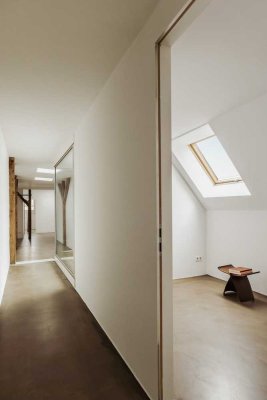 Exklusives Dachgeschossloft mit Südwest-Terrasse und Aufzug im Altbau