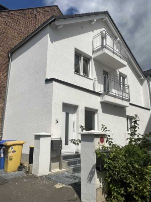 Kleines Haus in Lannesdorf (Für einen Besichtigungstermin: hauslannesdorf@gmail.com)