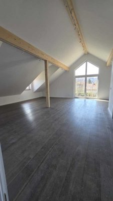 Ertsbezug - 2,5-Raum-DG-Wohnung mit gehobener Innenausstattung in Peissenberg