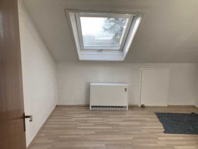 Schöne 3-Zimmer-Dachgeschosswohnung in Ludwigsburg-Poppenweiler
