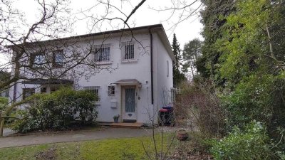 Charmantes Reihenendhaus/ Doppelhaus in Hamburg-Othmarschen mit Garten